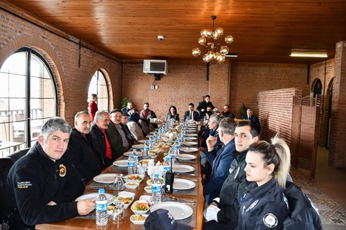 Kaymakamımız Sayın Ahmet Raşit ORHAN Şehit Aileleri ve Gazilerimiz ile Öğle Yemeğinde Buluştu.